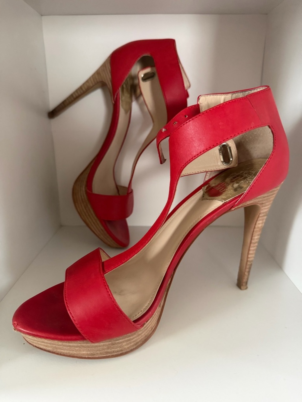 VINCE CAMUTO Women's Red High Heel Sandals
